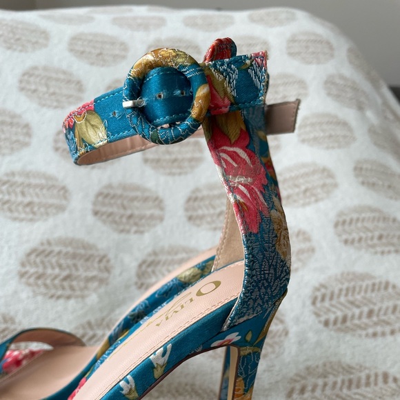 Olivia Jaymes Blue Floral Satin High Heel Size 8 - Picture 8 of 13